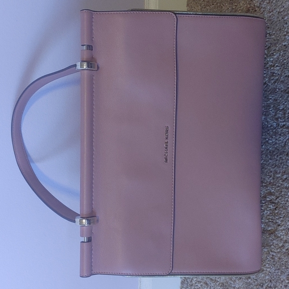 Michael Kors Luxury Pink 👜 - Picture 4 of 7